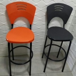 Banqueta alta em polipripileno